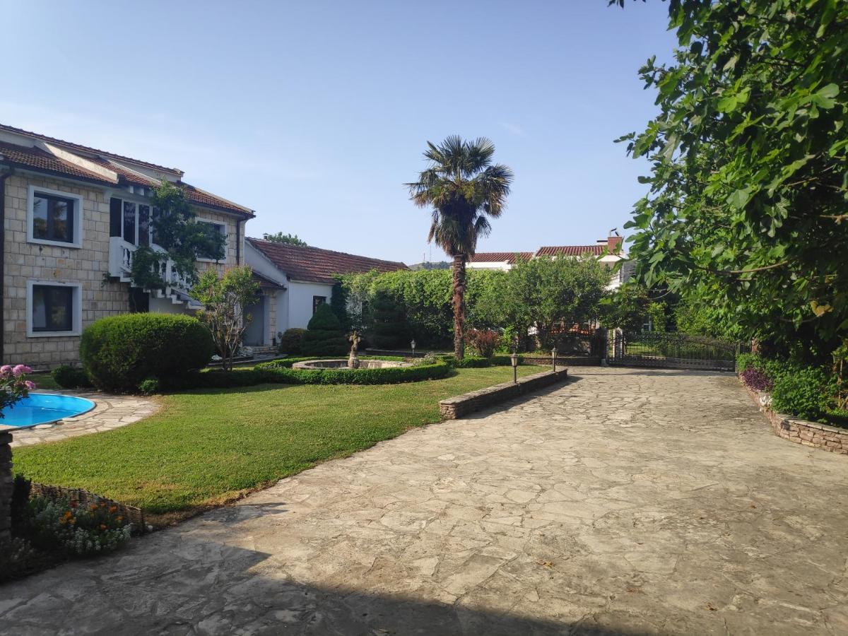 Leisure House Jovovic Villa บาร์ ภายนอก รูปภาพ
