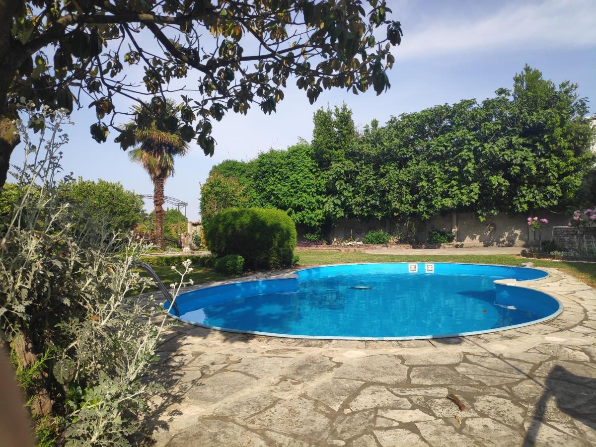 Leisure House Jovovic Villa บาร์ ภายนอก รูปภาพ