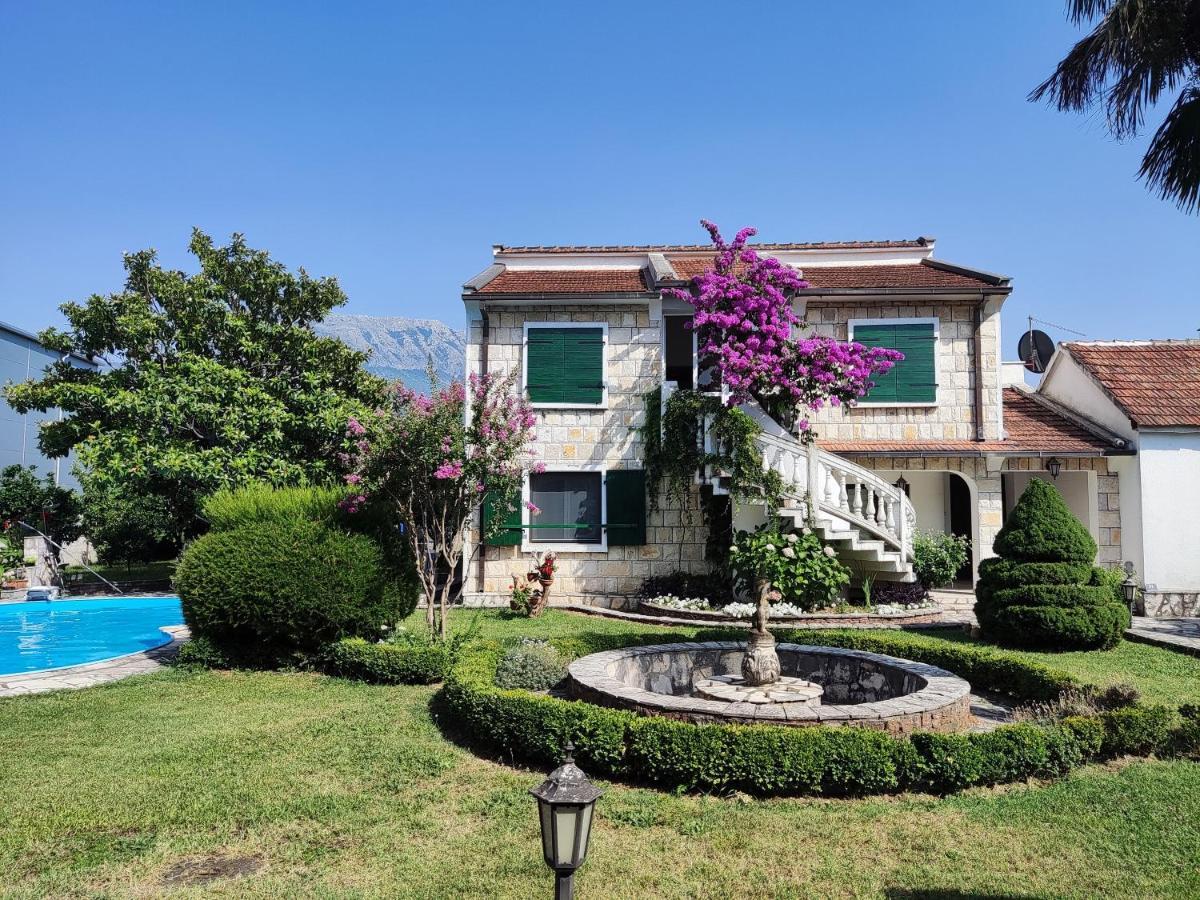 Leisure House Jovovic Villa บาร์ ภายนอก รูปภาพ