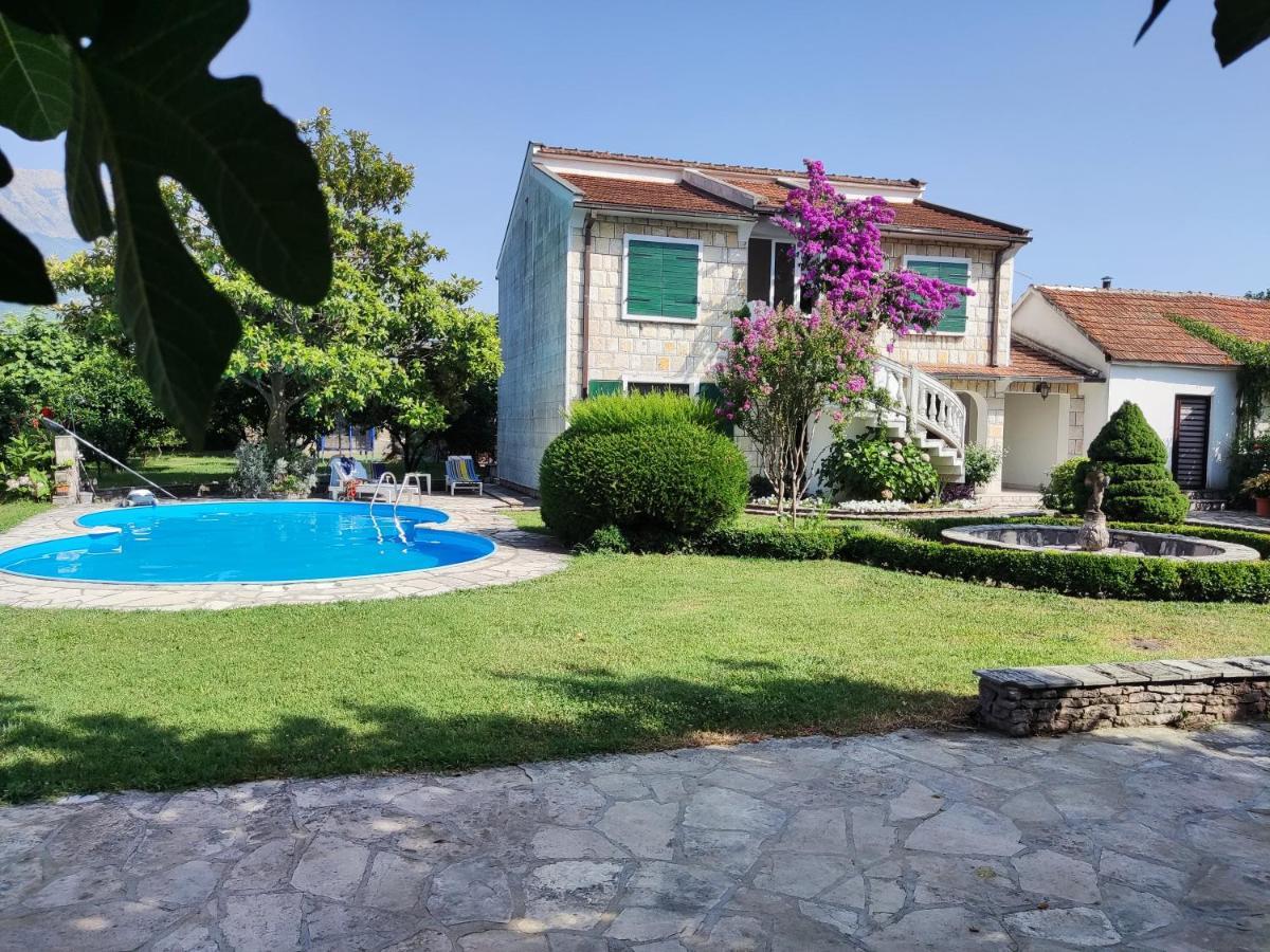 Leisure House Jovovic Villa บาร์ ภายนอก รูปภาพ