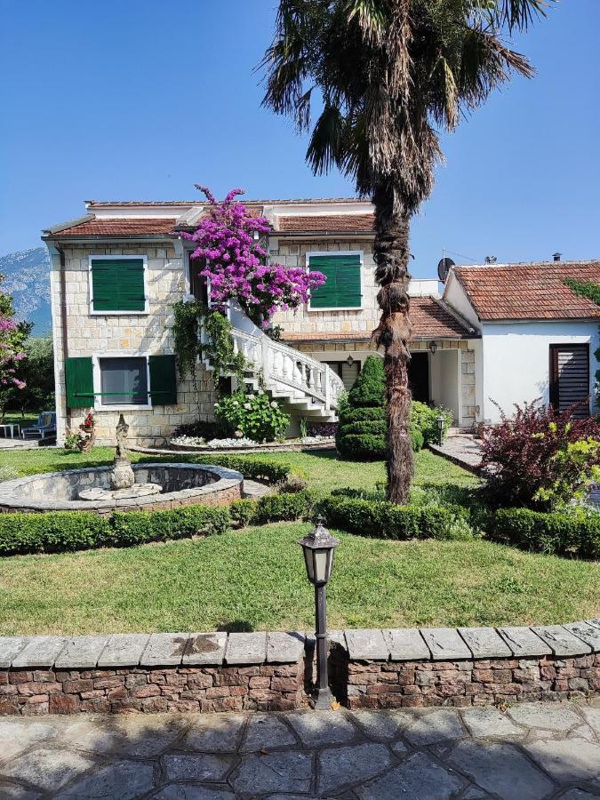 Leisure House Jovovic Villa บาร์ ภายนอก รูปภาพ