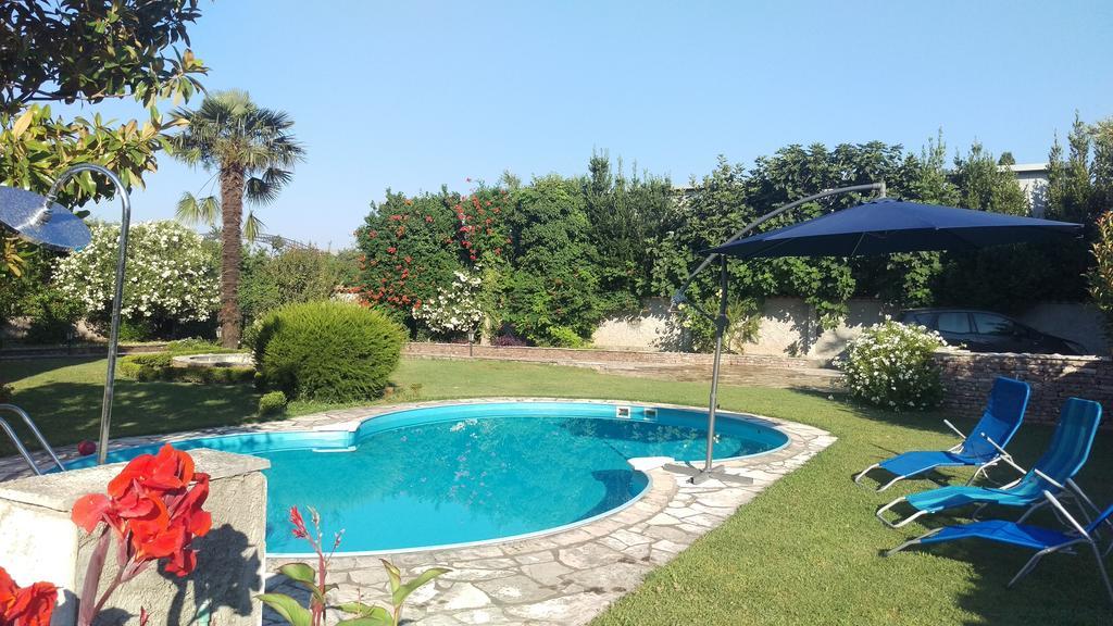Leisure House Jovovic Villa บาร์ ภายนอก รูปภาพ