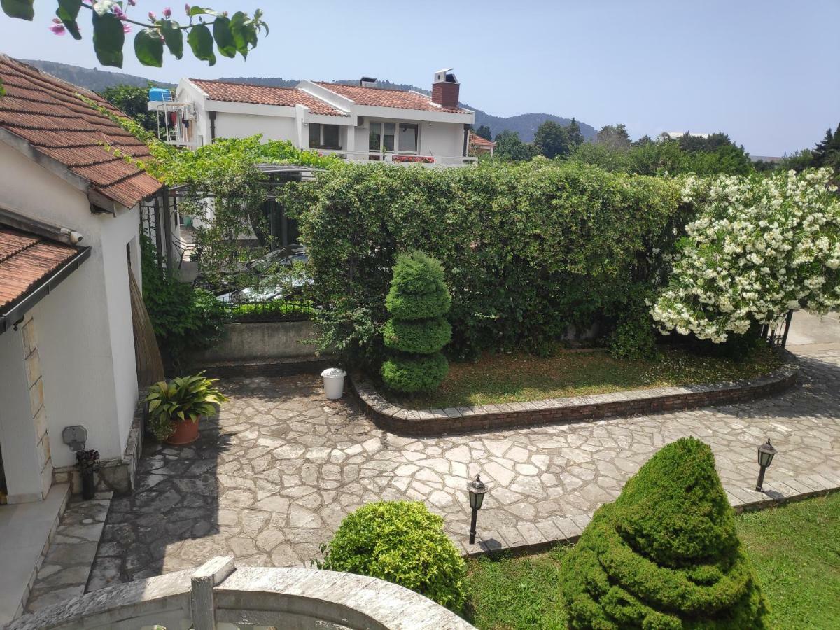 Leisure House Jovovic Villa บาร์ ภายนอก รูปภาพ