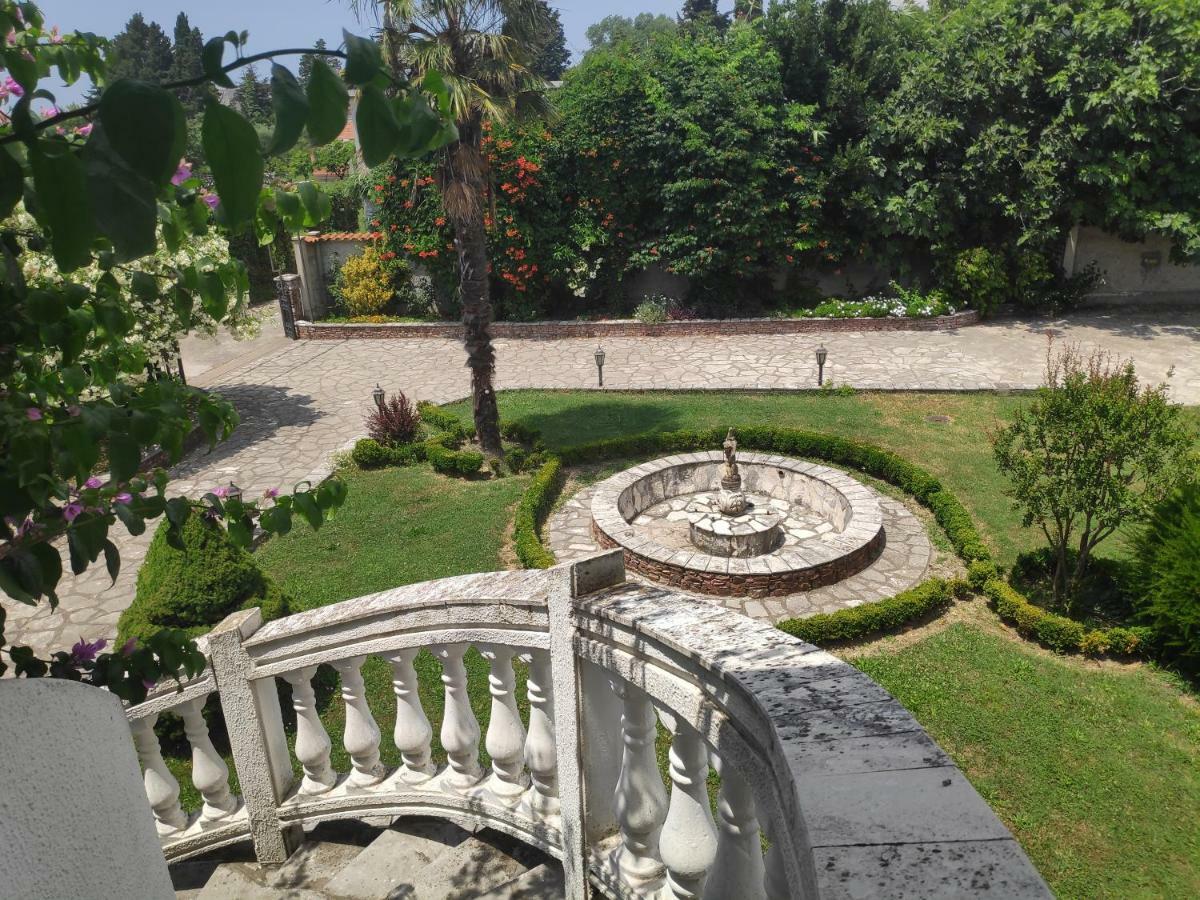 Leisure House Jovovic Villa บาร์ ภายนอก รูปภาพ